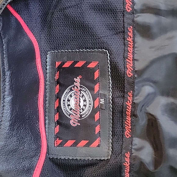 Milwaukee Clothing Co. Leather snap front vest, Men's Medium - Picture 2 of 5